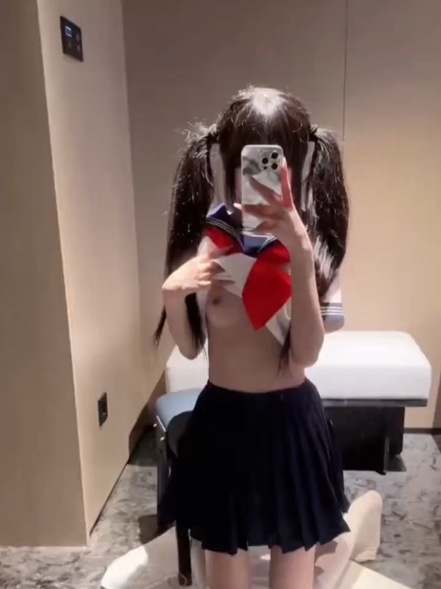 双马尾白虎萝莉裸舞自慰